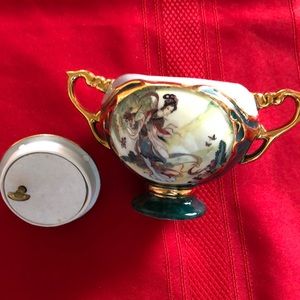 Beauties of the Red Mountains Music Box